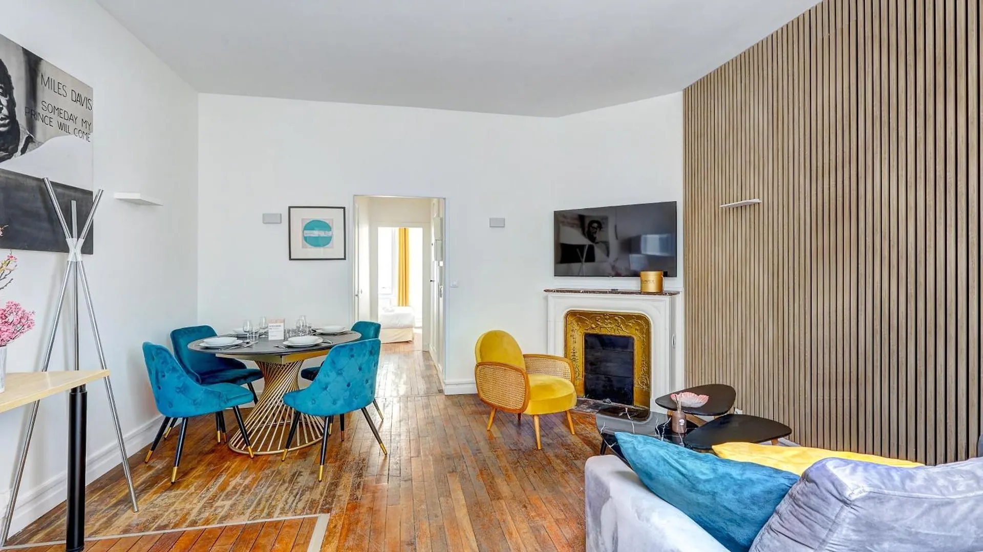 Residence Sur Les Champs Elysees Paris France