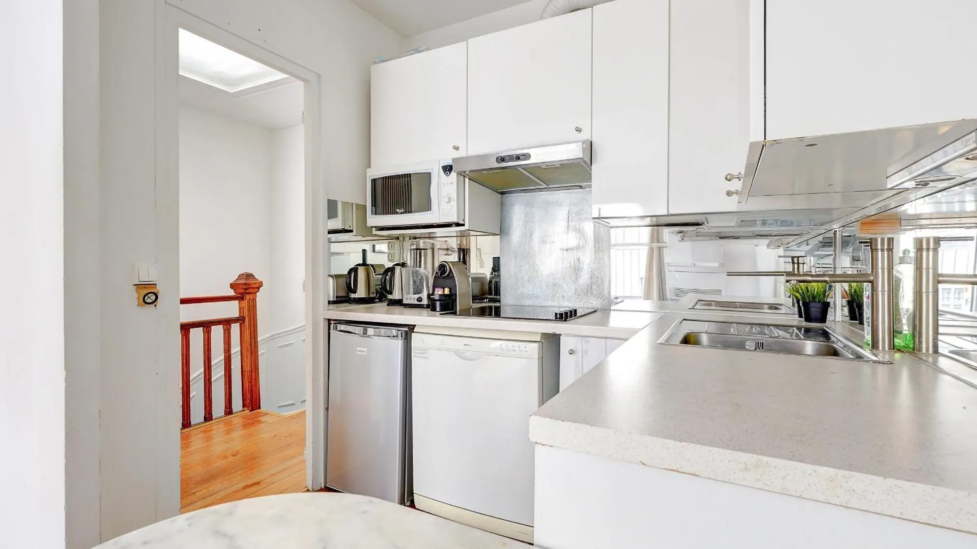 Apartment Residence Sur Les Champs Elysees Paris France