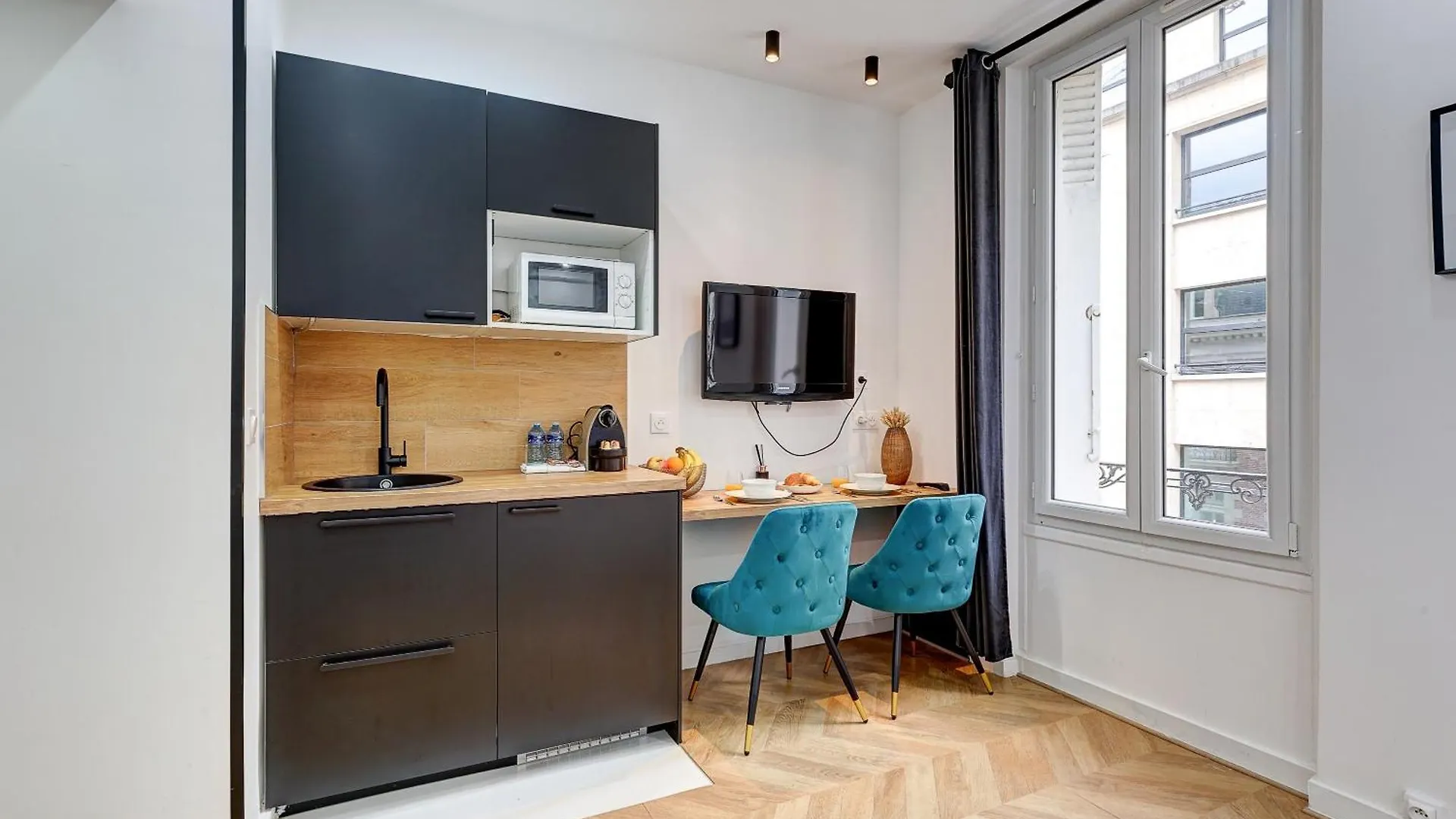 Residence Sur Les Champs Elysees Paris Apartment