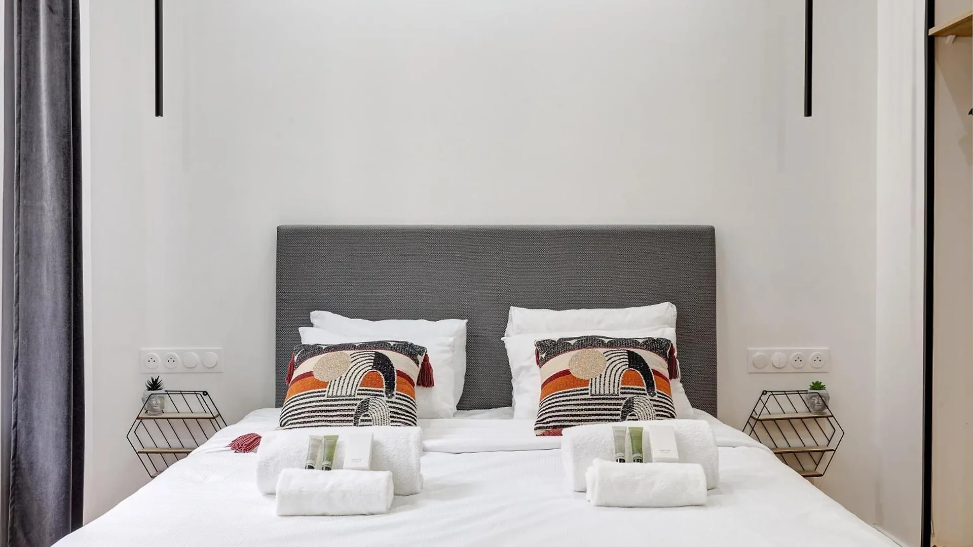 Apartment Residence Sur Les Champs Elysees Paris France
