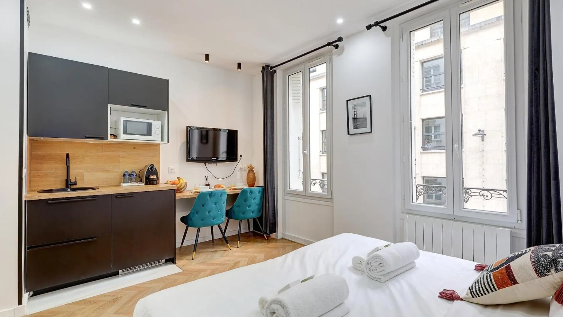Residence Sur Les Champs Elysees Paris Apartment